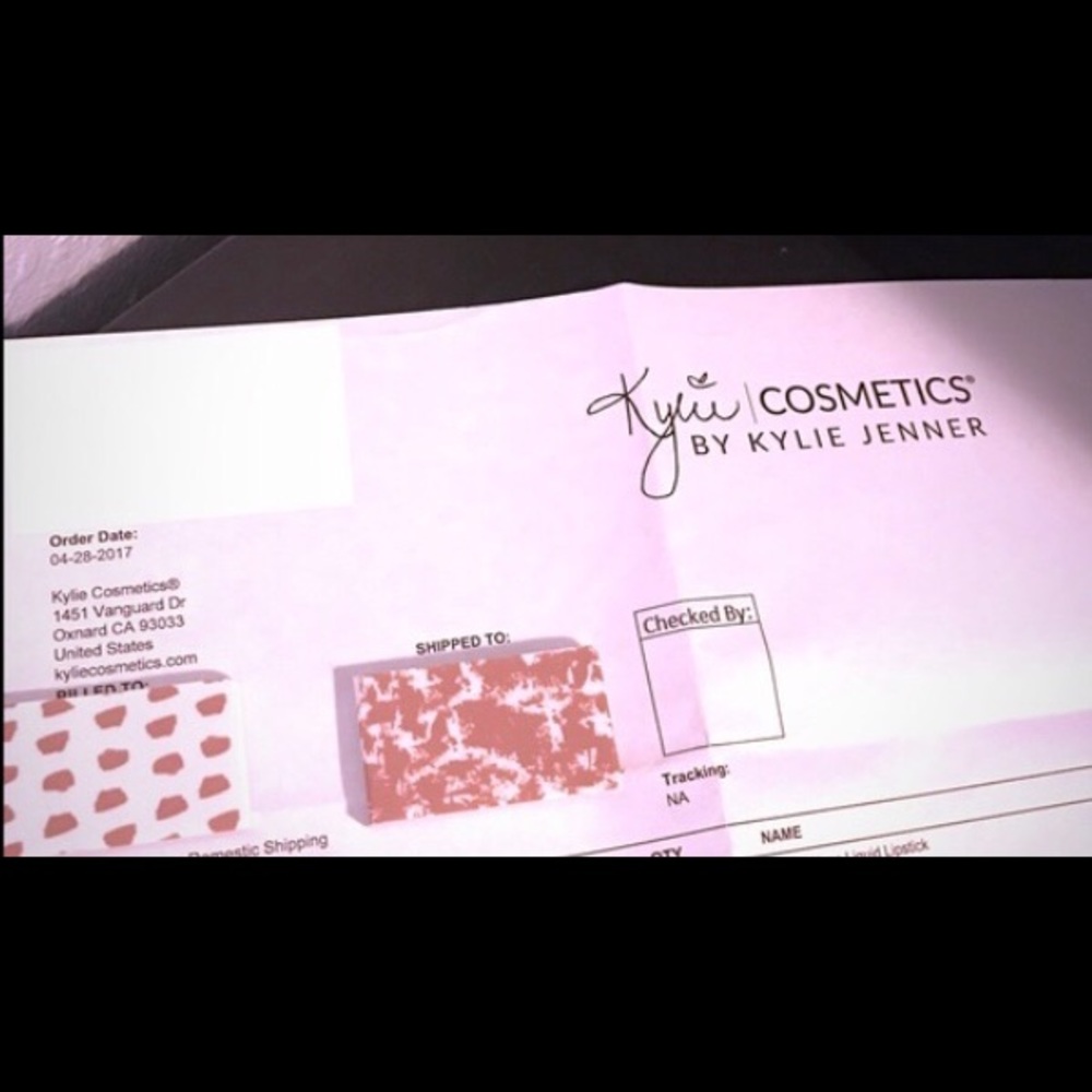 Kylie Full Sized Lipstick Authentic - Picture 2 of 2